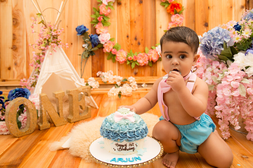 Unique Cake Smash Photoshoot Ideas