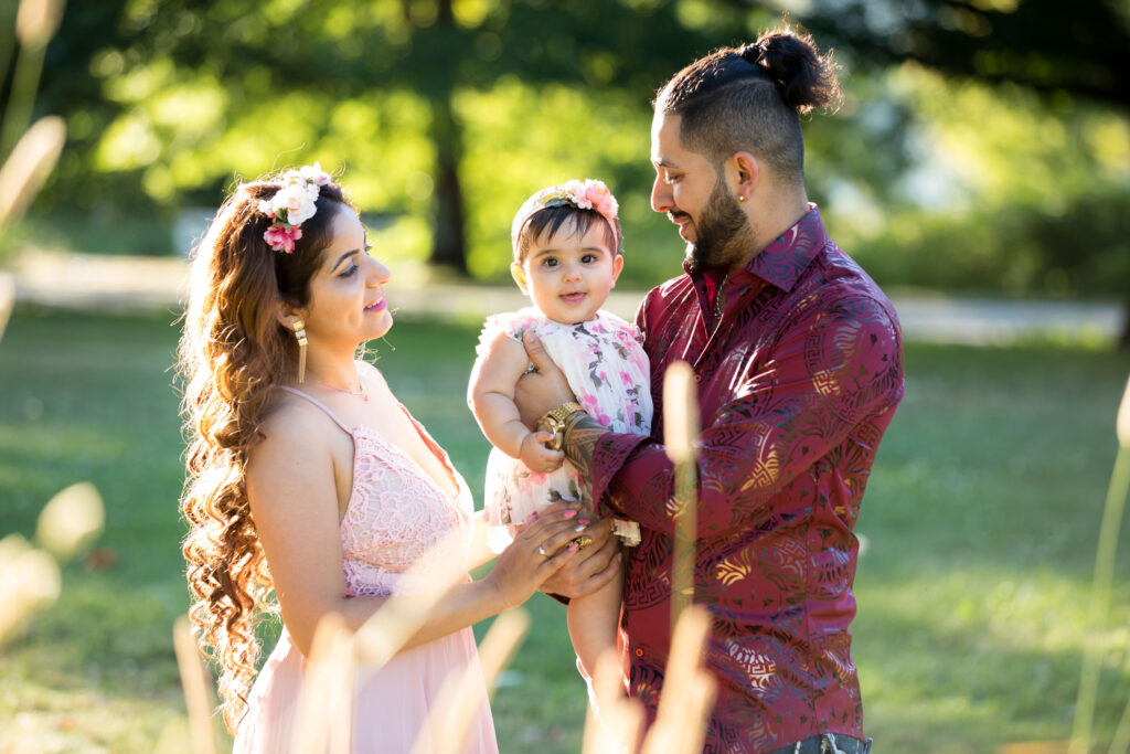 The Ultimate Guide To Family Photoshoot Poses