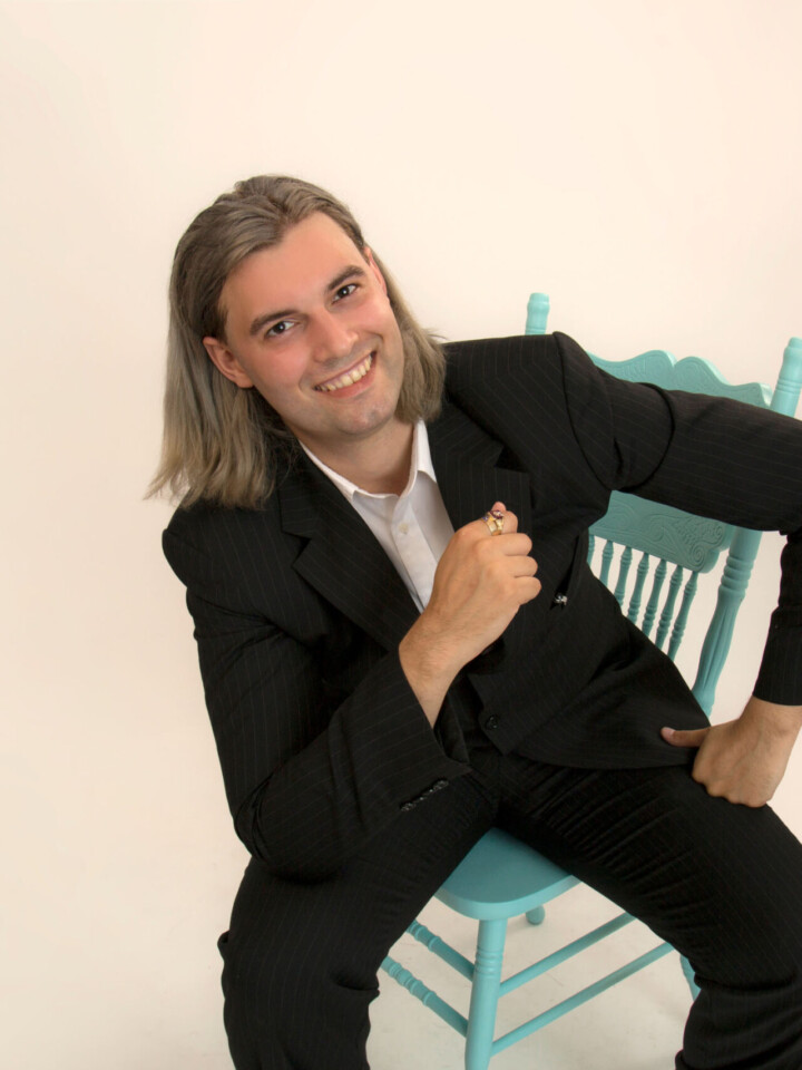 Artin Headshot & Portrait Photography Vancouver are